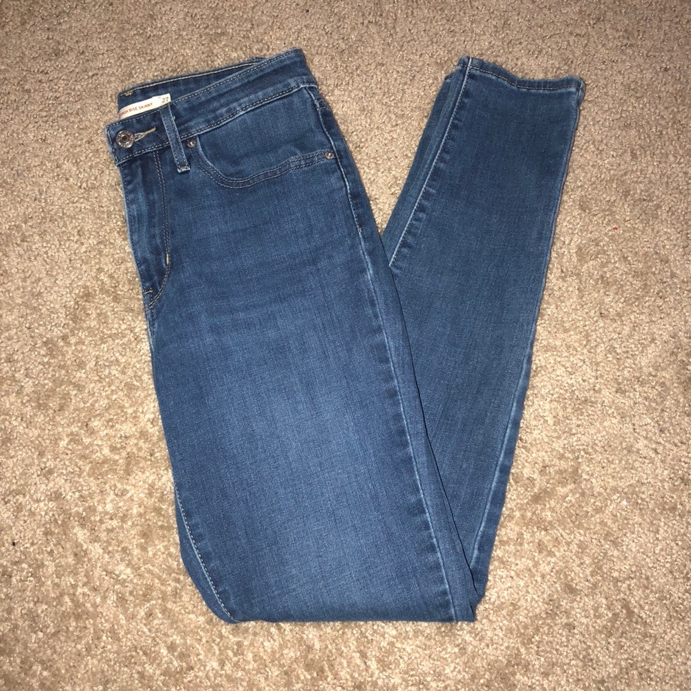 LIKE NEW Levi’s 721 High Rise Skinny Blue Jeans